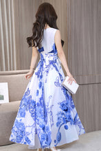 Sleeveless V-neck Fit&Flare Dress