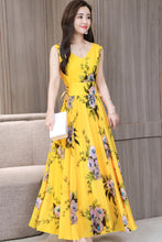 Sleeveless V-neck Fit&Flare Dress
