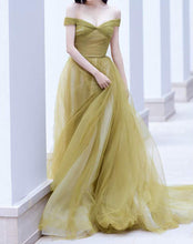 Yetta Off-shoulder Back Tail Tulle Maxi Dress