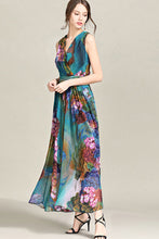SLEEVELESS FLORAL SURPLICE DRESS